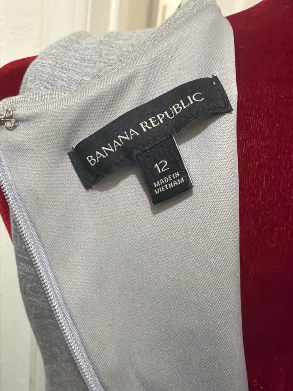 Banana Republic Gray Sleeveless Daisy Appliqué Mini Dress - Picture 4 of 4